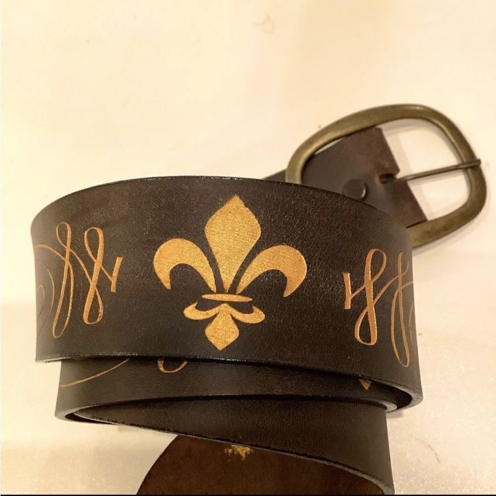 Dillon Rogers Brown Leather Belt Hand Painted Gold Fleur De Lis 42”
